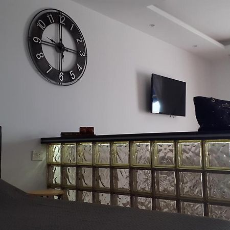 Port Royale Montana Appartement Arona  Buitenkant foto